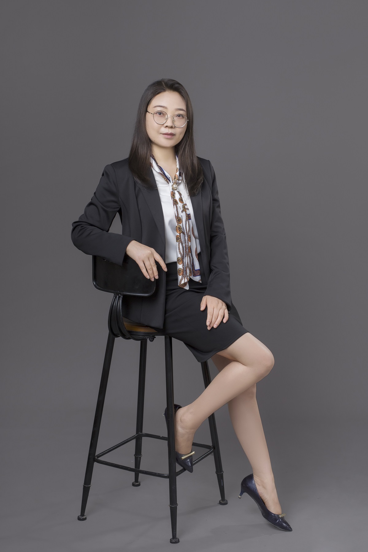梁燕 律师